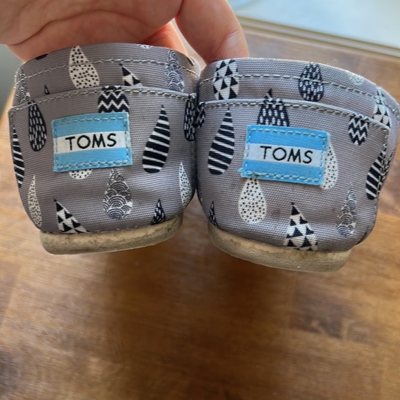 Toms raindrop print waterproof slides size 11 - Picture 3 of 4
